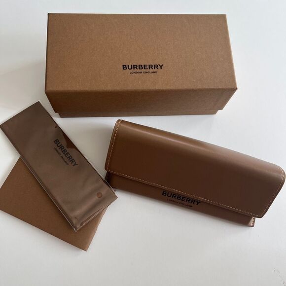 💯 authentic iconic Burberry unisex square sunglasses - Picture 2 of 8